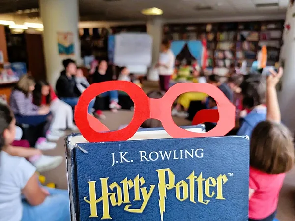 Invitație în lumea magică a lui 𝐇𝐚𝐫𝐫𝐲 𝐏𝐨𝐭𝐭𝐞𝐫